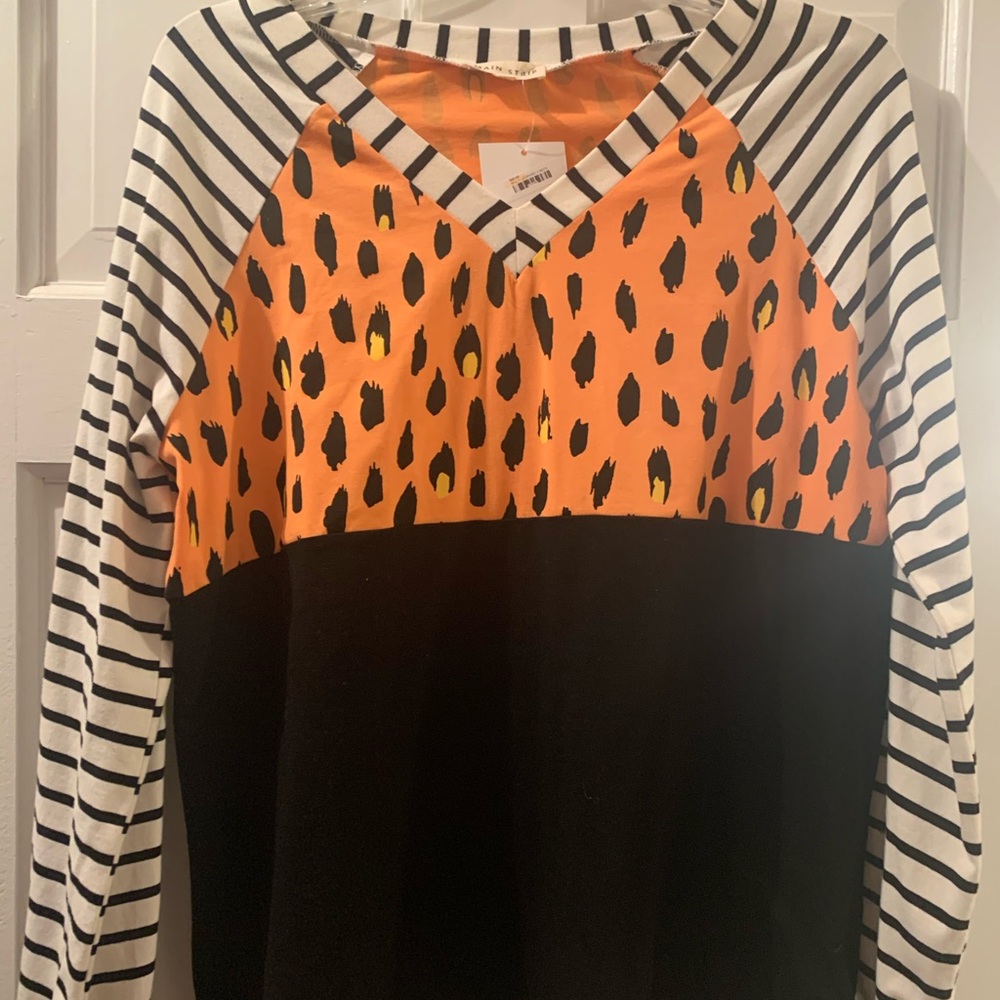 NWT boutique shirt. Size small